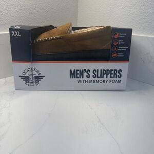 Dockers Men’s Memory Foam Tan Faux Sherpa Lining Slippers Size XXL 13 NEW ✨